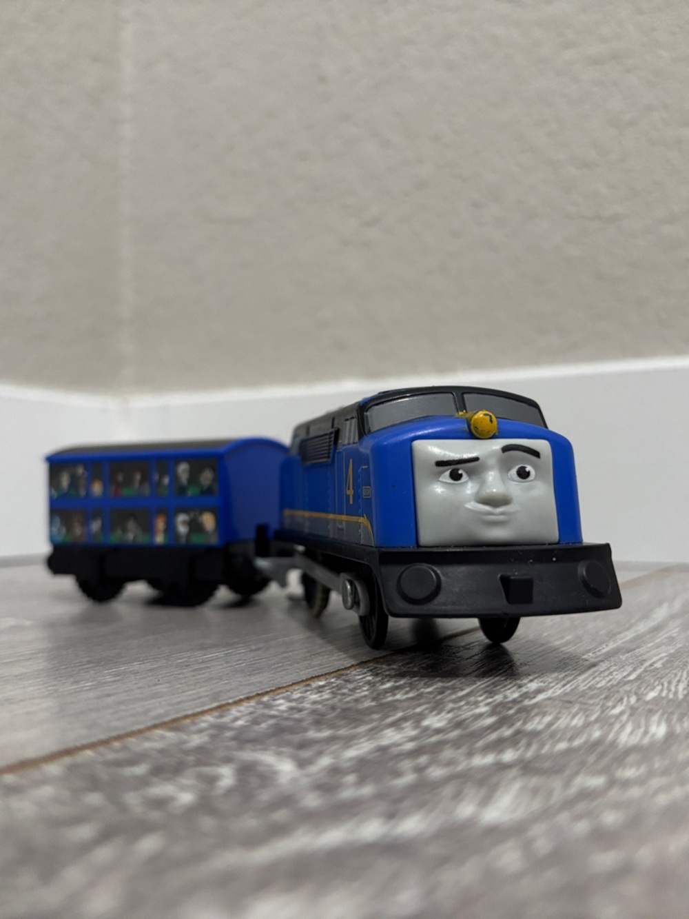 Motorized Gustavo and Passenger Coach - Thomas & Friends